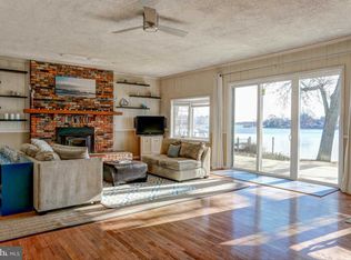 7985 E Riverside Dr, Pasadena, MD 21122