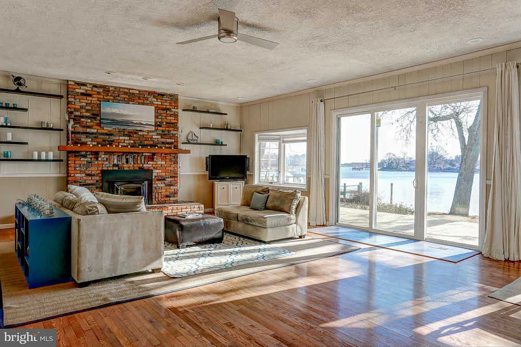 7985 E Riverside Dr photo 1