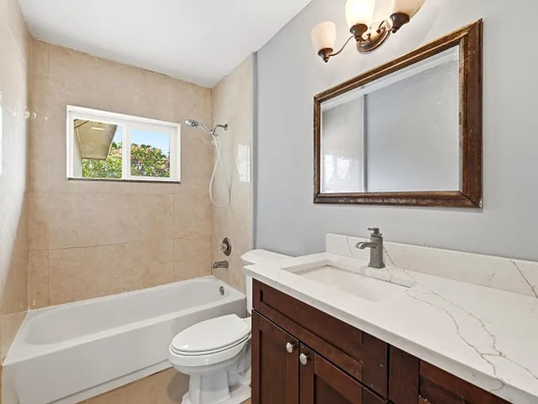 740 E Evanston Cir — Photo 16
