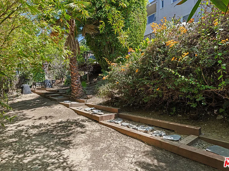 1523 Murray Dr — Photo 20