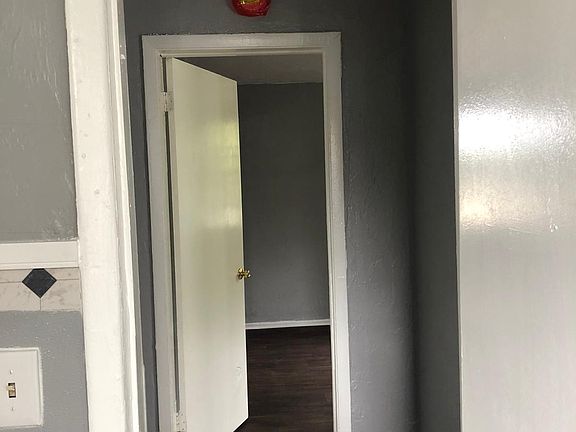 5th image of 1559 Van Buren St APT 4