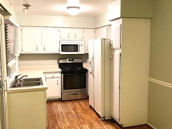 4th image of 1971 Governors Ln #1971