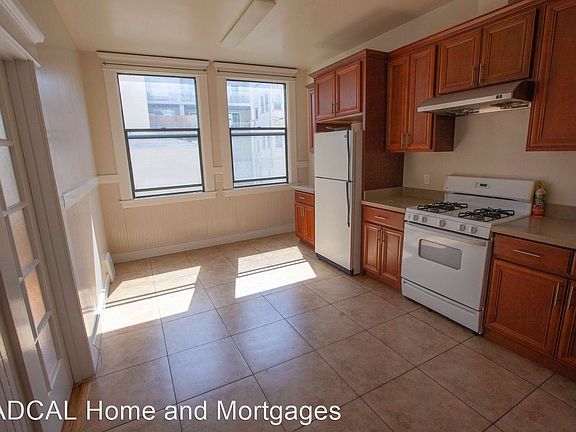 4th image of 2222 Mason St