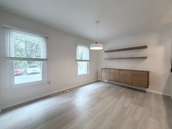 3rd image of 7418 Crestberry Ln