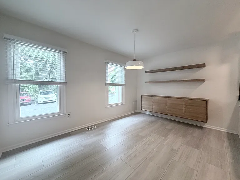 7418 Crestberry Ln — Photo 11