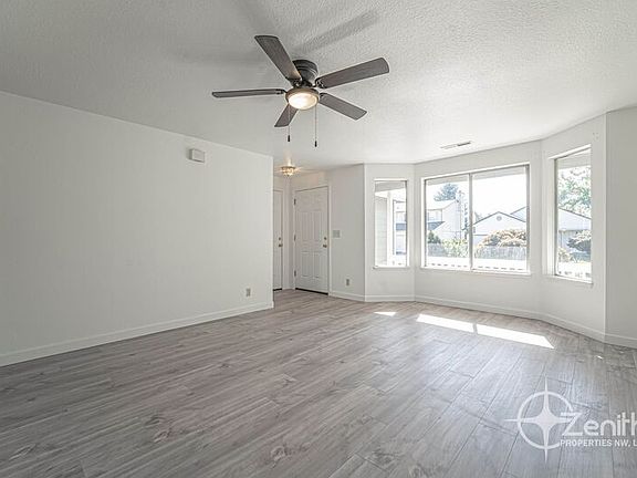 2nd image of 13508 NE 80th Cir