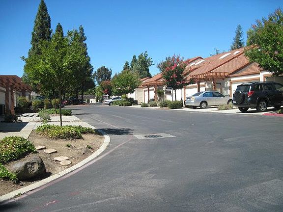4th image of 1920 Mountain Creek Ct