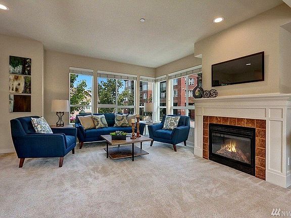 3rd image of 2479 NE Park Dr