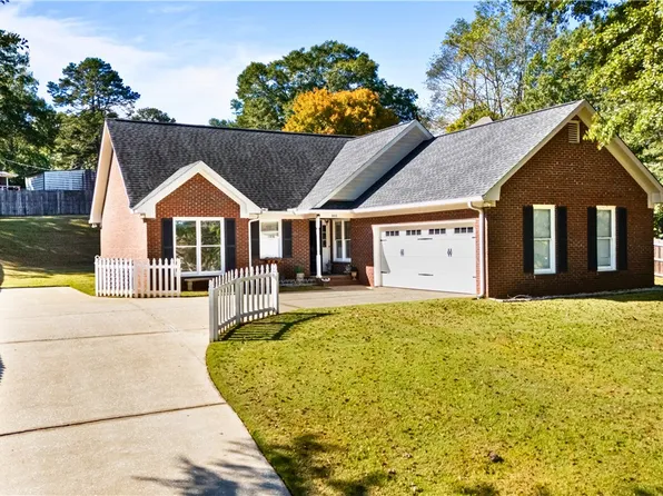 801 India Rd, Opelika, AL 36801