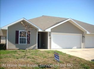 1136 S Clifton Ave, Springfield, MO 65802