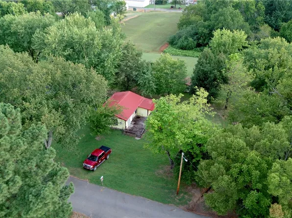 104 Smitherman St, Altus, AR 72821