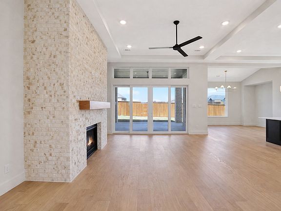 4th image of 271 Lantern Ridge Dr