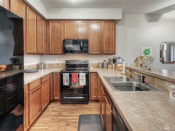 3rd image of 114 61st Pl SE