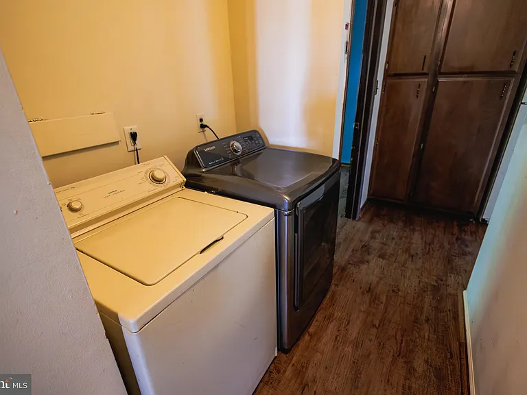 213 Laurel Ave #B — Photo 18