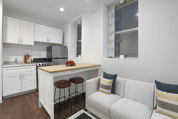 Rented by Platinum Properties | media 5