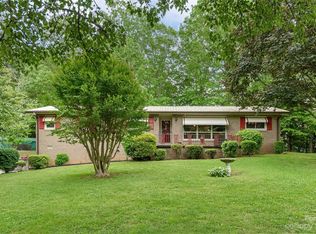 204 Reed Dr, Flat Rock, NC 28731