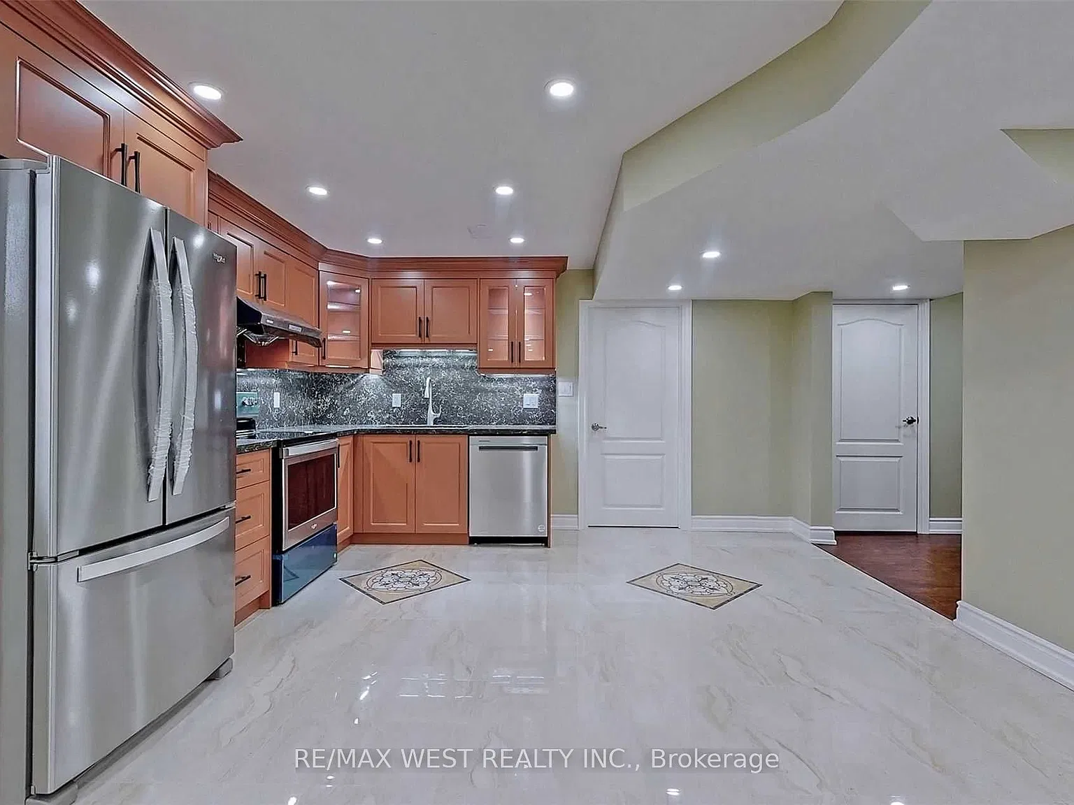 3 bed, $1,850 — Photo 4