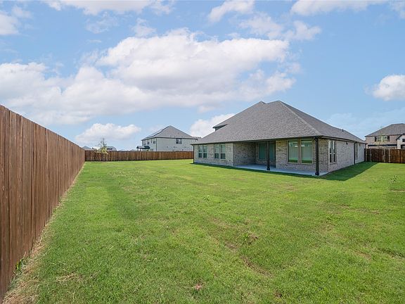 3rd image of 242 Harmony Ave