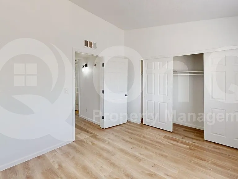 15601 N 30th St #5 — Photo 10