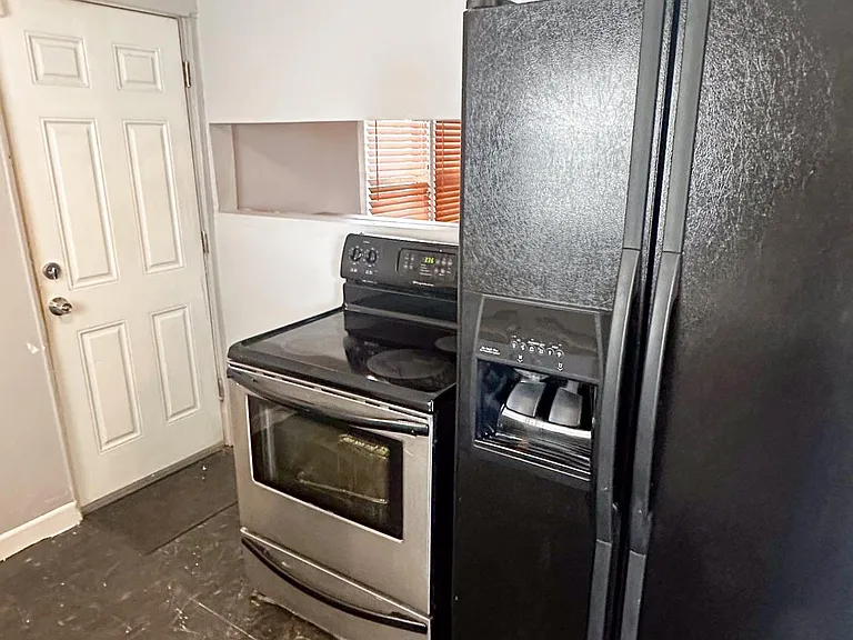 5142 Brooklyn Ave — Photo 11
