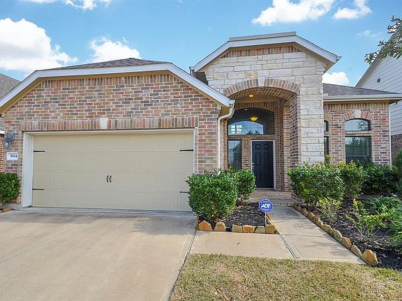 3rd image of 5614 Drumlin Field Way