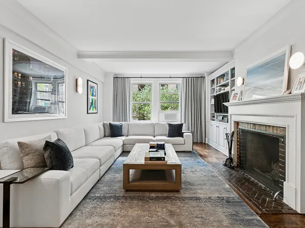 205 East 69th Street 3A image 2 of 10