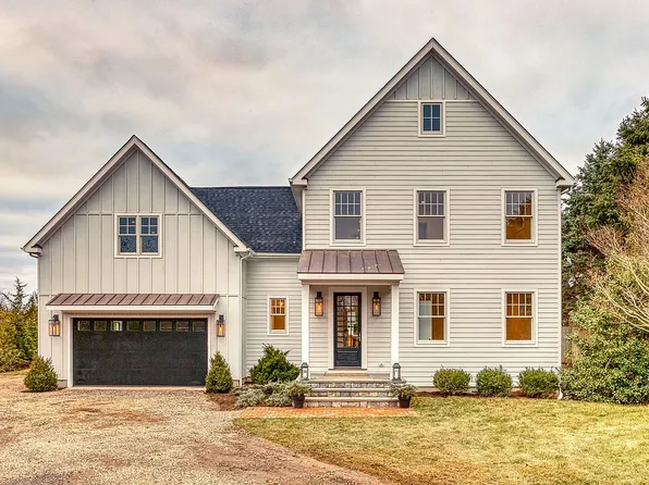153 Herricks Ln, Riverhead, NY 11901
