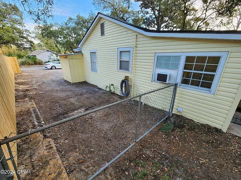 1719 Stephens Ave — Photo 11