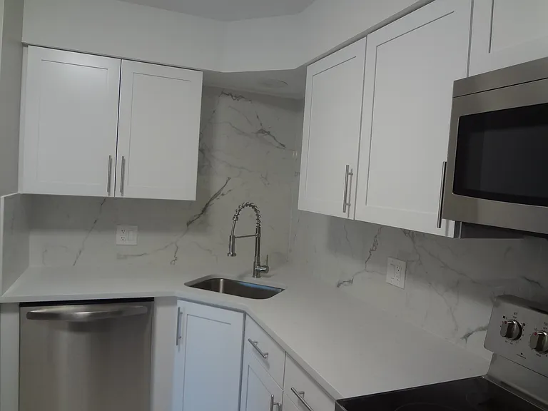 1104 Castilian Ct #210 — Photo 8