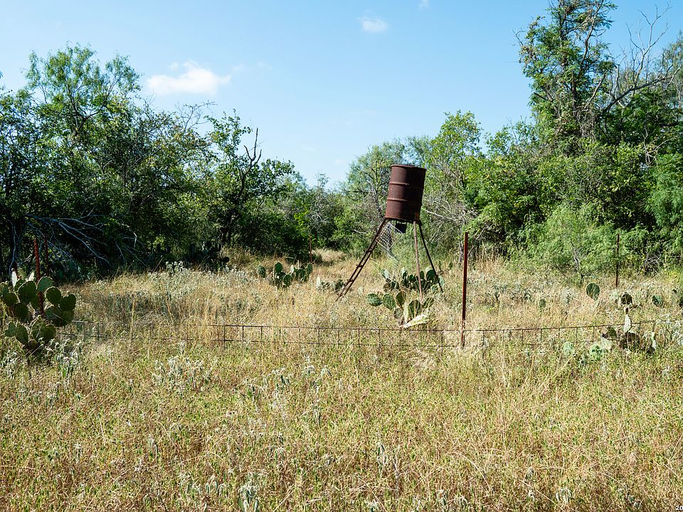 1st image of 980 Mann Rd 02
