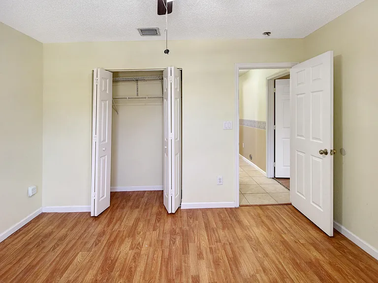 401 203rd Ave — Photo 11