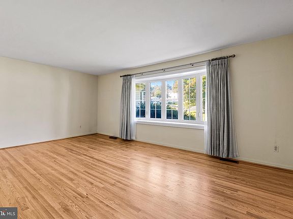 5th image of 409 Hila Rd