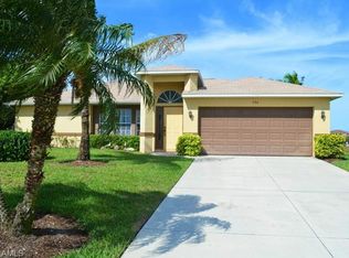 706 NW 17th Pl, Cape Coral, FL 33993