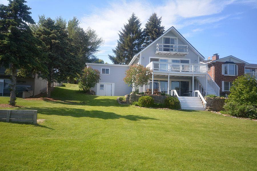 1st image of 11919 Greenbriar Dr