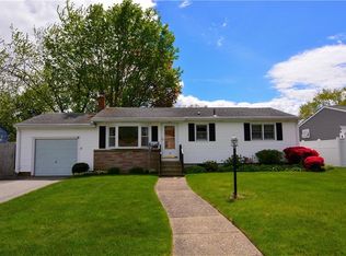 38 Carnation Dr, Warwick, RI 02886