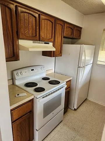 550 Hospital Blvd — Photo 7