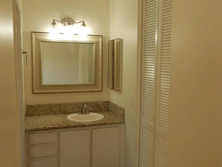 2374 Caringa Way — Photo 40