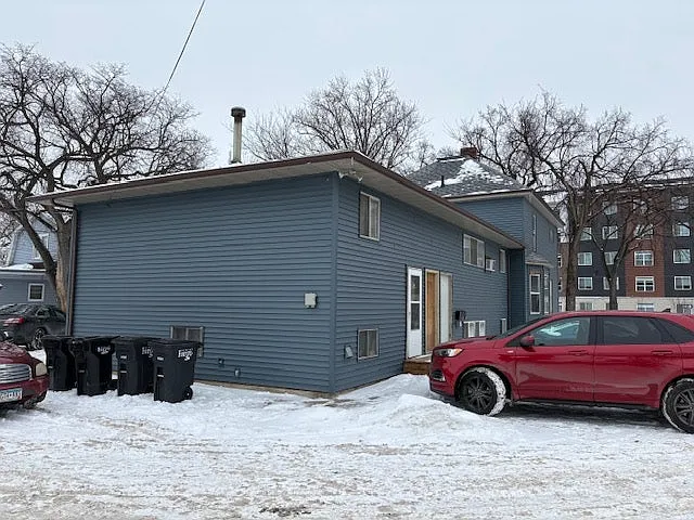 1114 University Dr N #3 — Photo 14