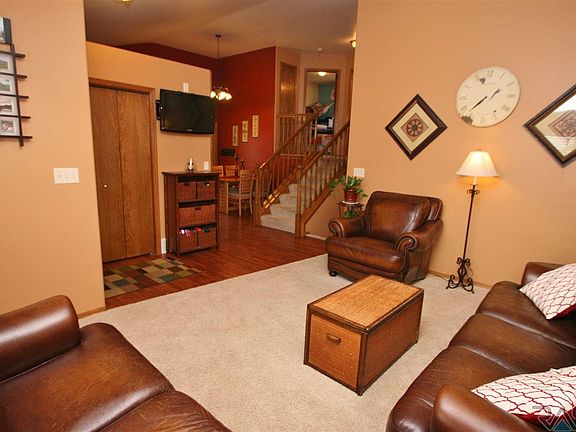 3rd image of 7516 S Hughes Ave