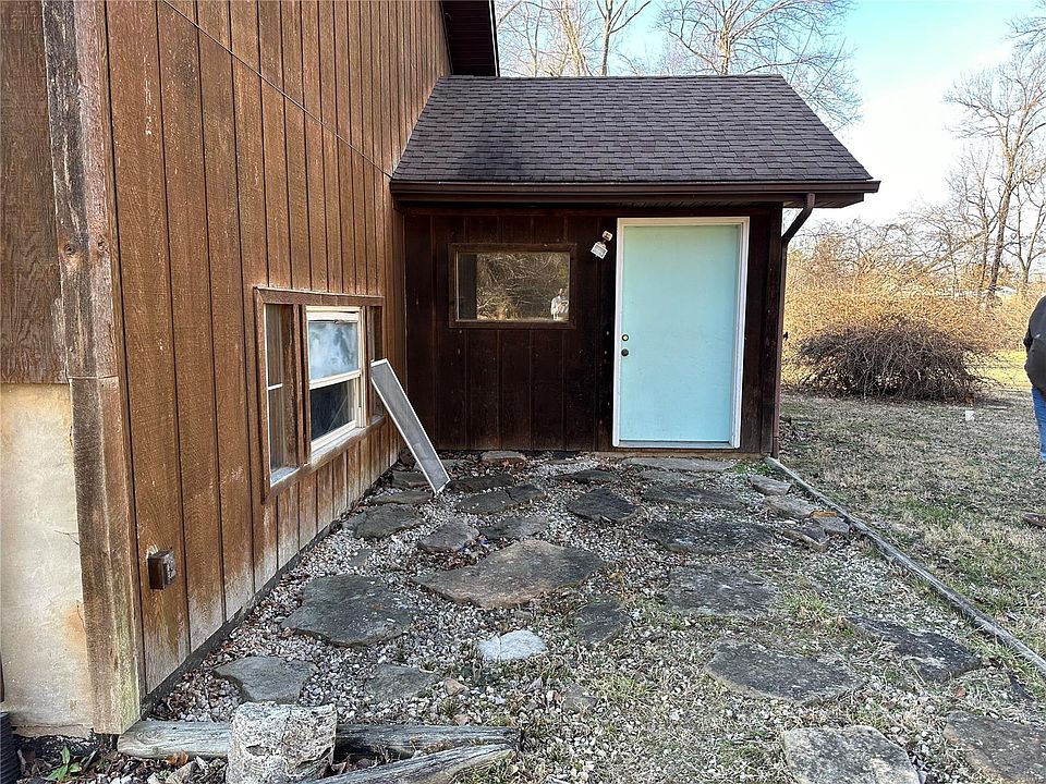 2nd image of 630 Elbert St