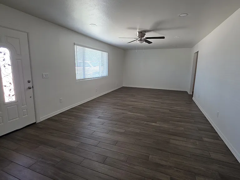 7001 E Latham St — Photo 10