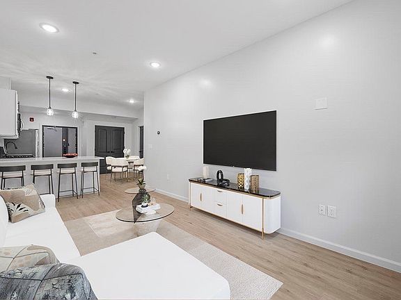 2nd image of 90 Coral St #101