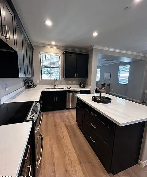 1731 E Elgin St — Photo 7