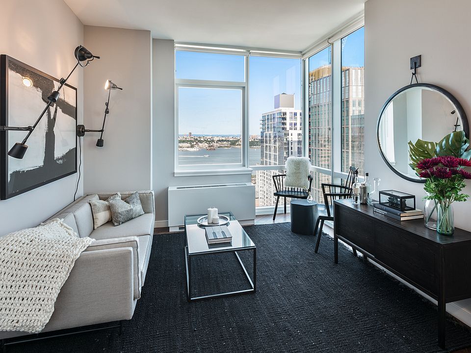 1st image of 507 Chelsea St #21C