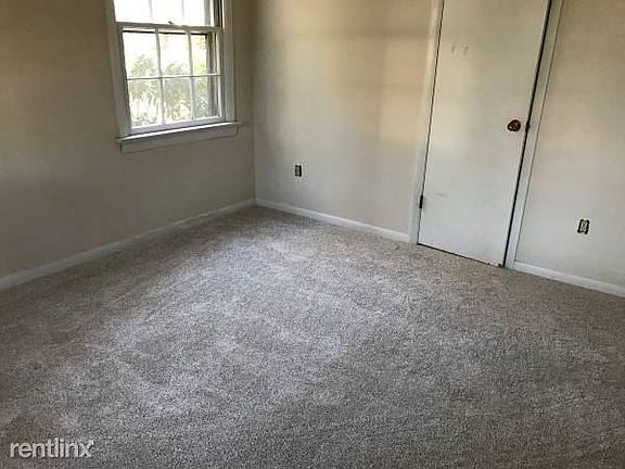 5th image of 5303 Tamiani Ave