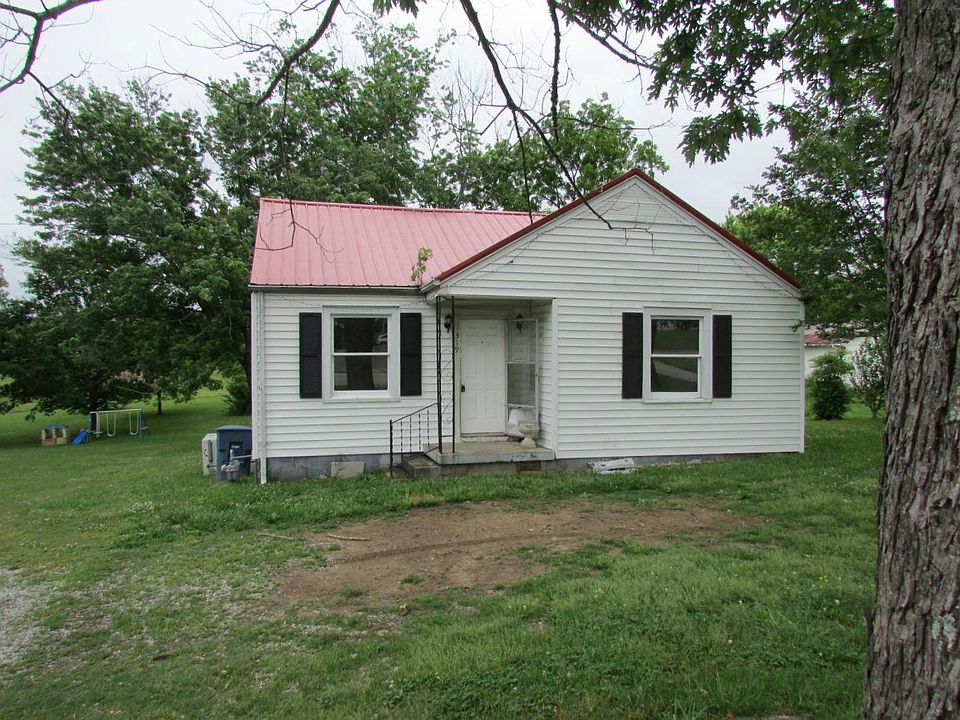1st image of 319 Woodbury Hwy