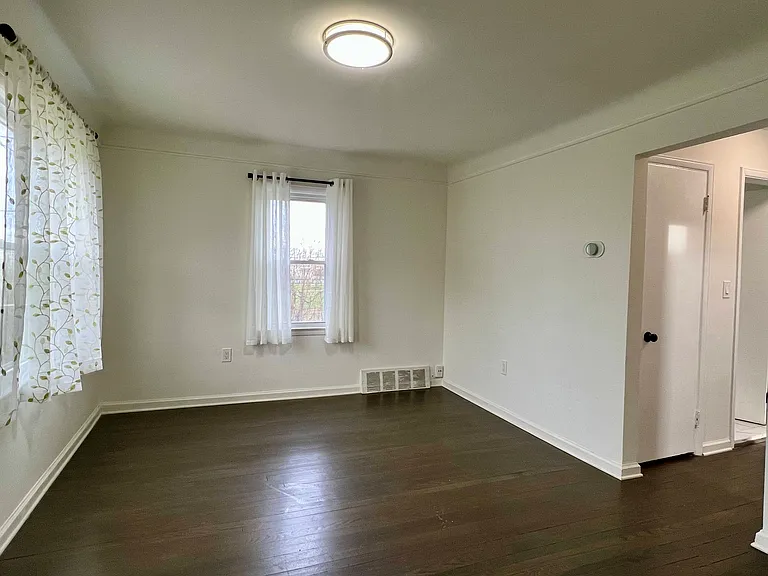 183 Crystal Lake Dr — Photo 8