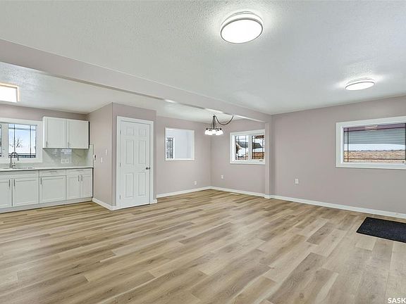 4th image of 313 3rd AVENUE E