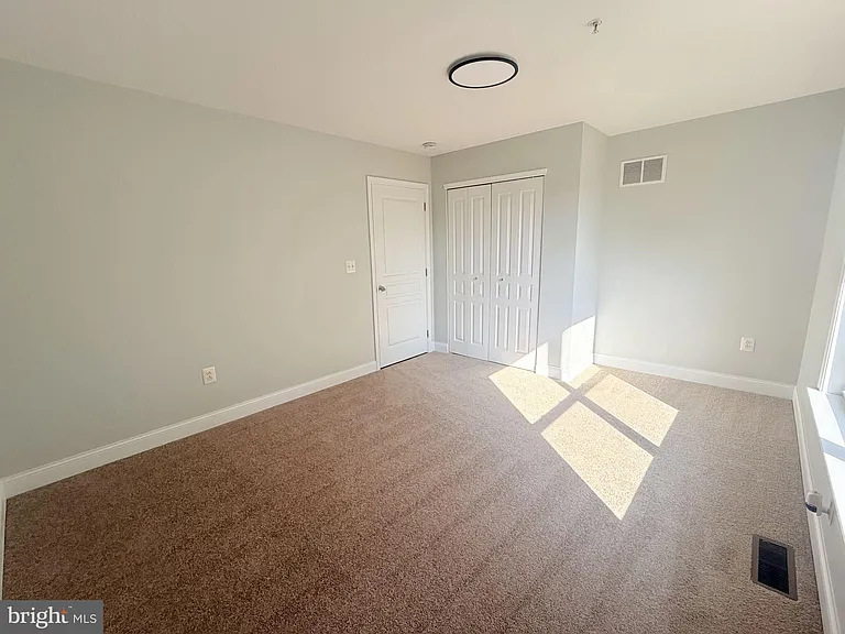 8 Mechanic St — Photo 13