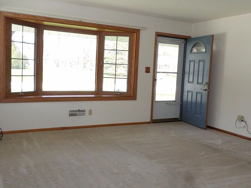 2nd image of 14515 W Brian Rd